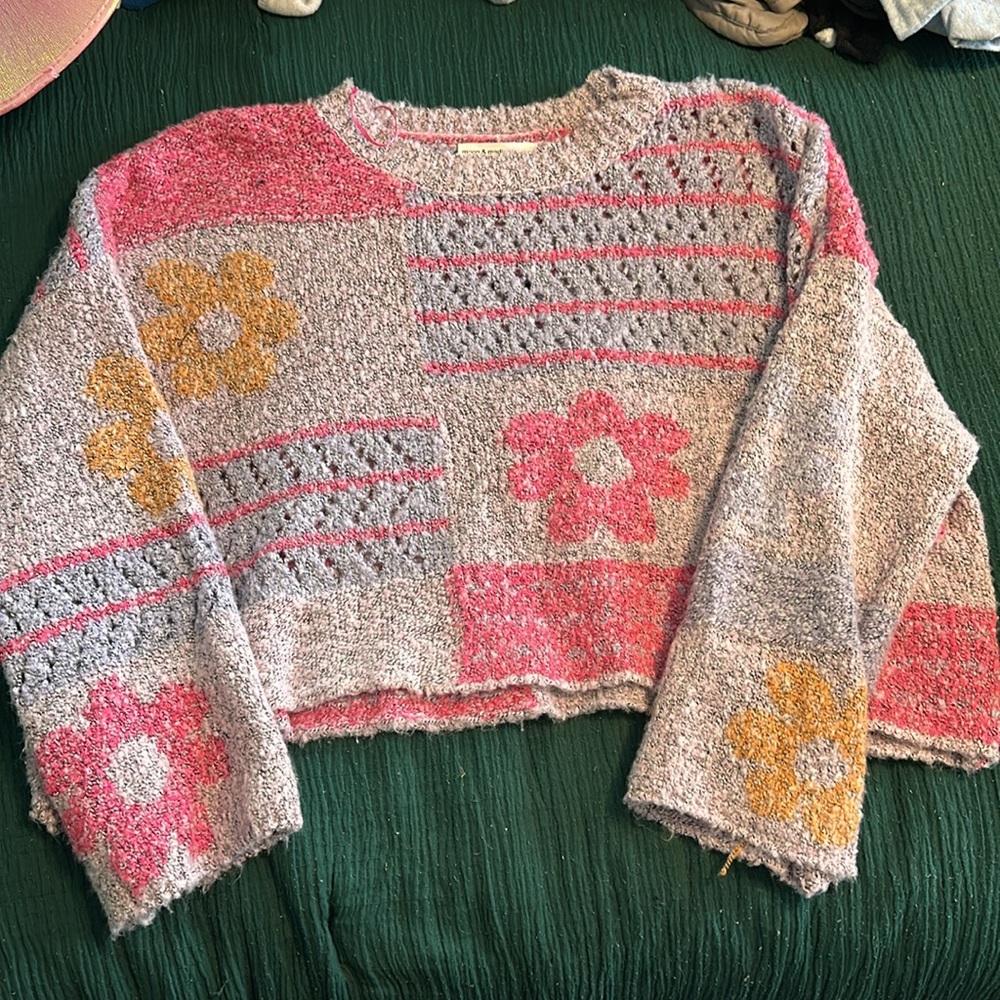moon & madison Pink and Gold Floral Sweater